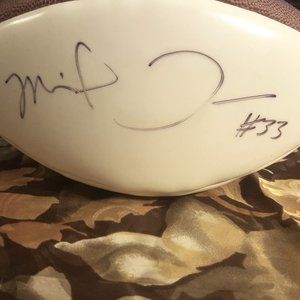 Atl. Falcons auto ball Michael Turner.